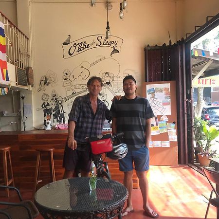 Oldie And Sleepy Hostel Udon Thani Buitenkant foto