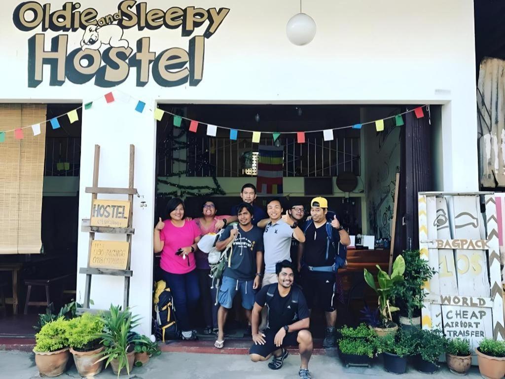 Oldie And Sleepy Hostel Udon Thani Buitenkant foto