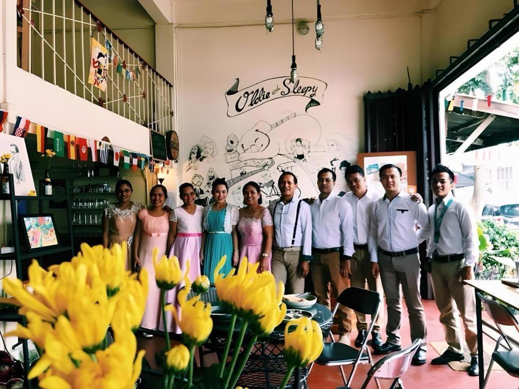 Oldie And Sleepy Hostel Udon Thani Buitenkant foto