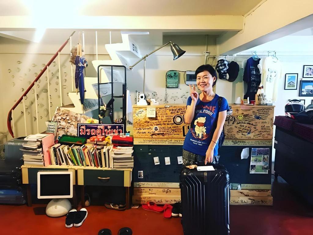 Oldie And Sleepy Hostel Udon Thani Buitenkant foto