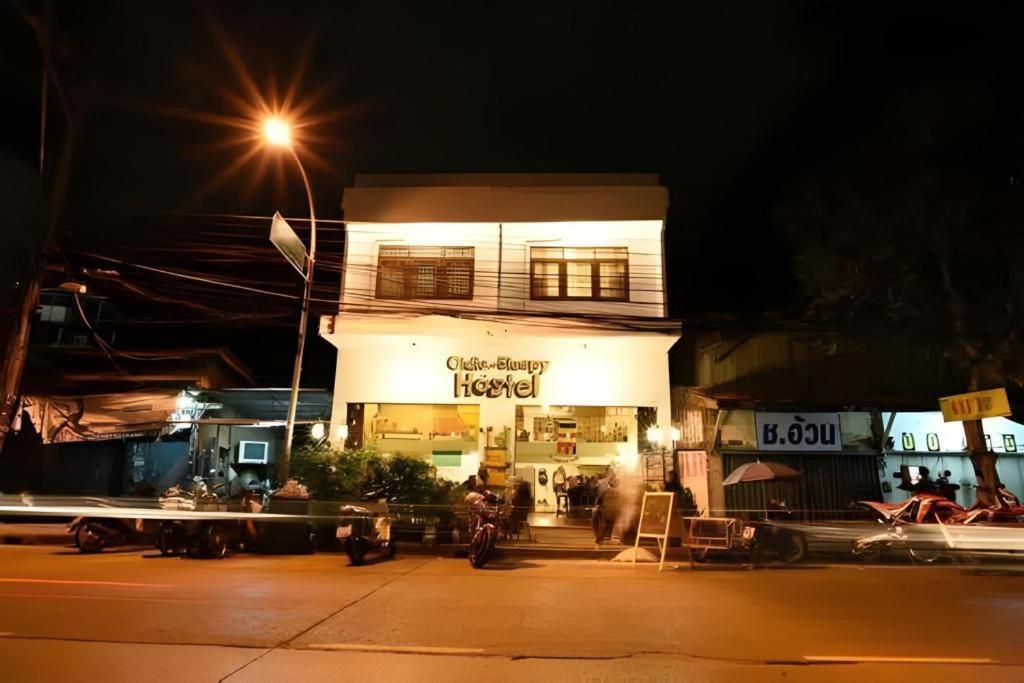 Oldie And Sleepy Hostel Udon Thani Buitenkant foto