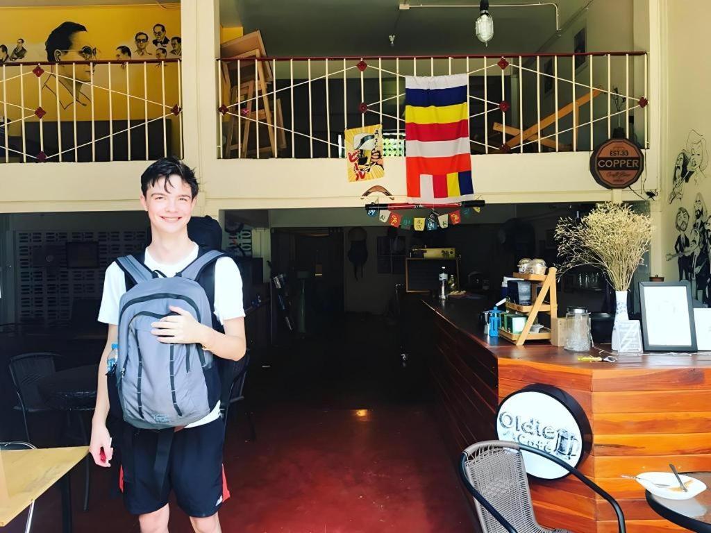 Oldie And Sleepy Hostel Udon Thani Buitenkant foto