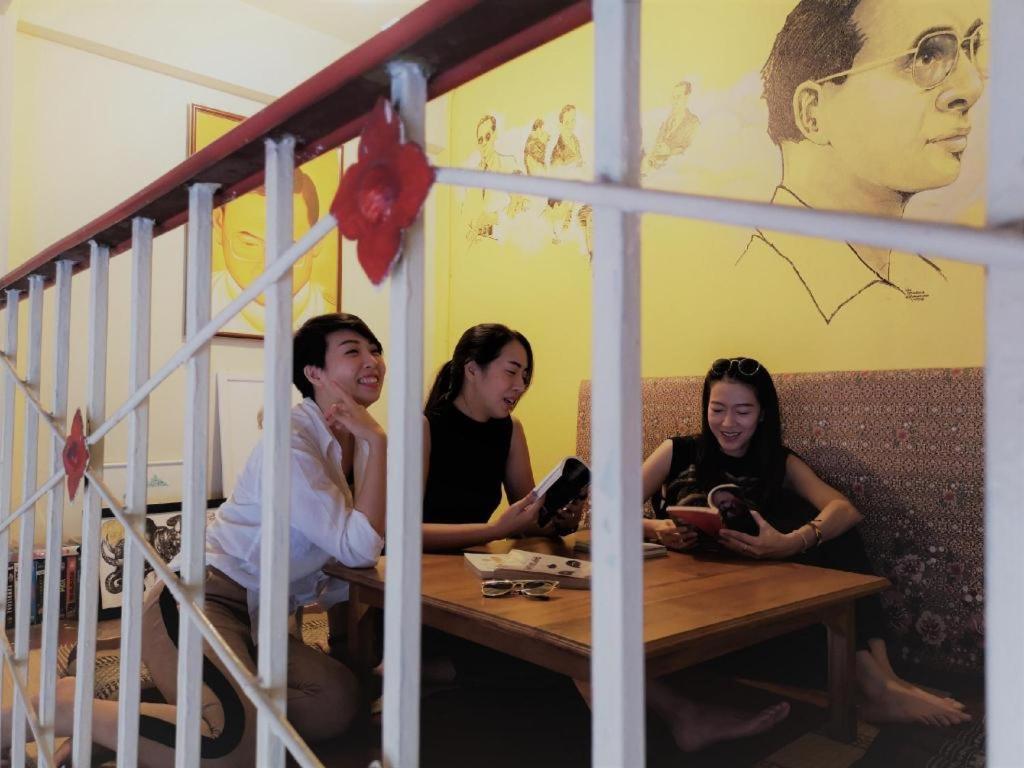 Oldie And Sleepy Hostel Udon Thani Buitenkant foto